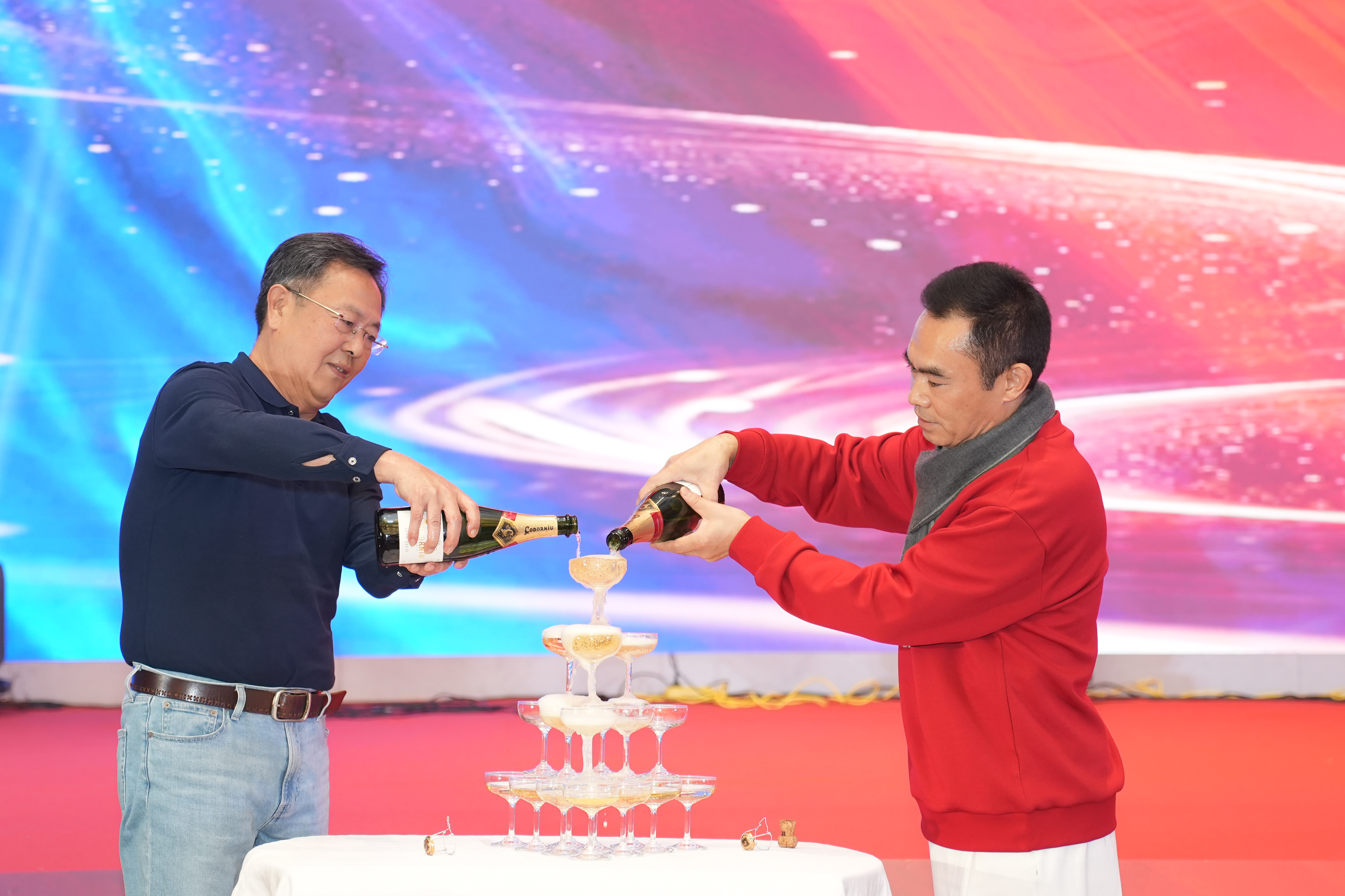 年会的每一幕，都是我们共同的珍藏